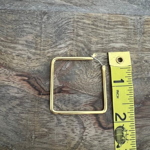 Gold tone square geometric hoop earrings - Picture 4 of 5